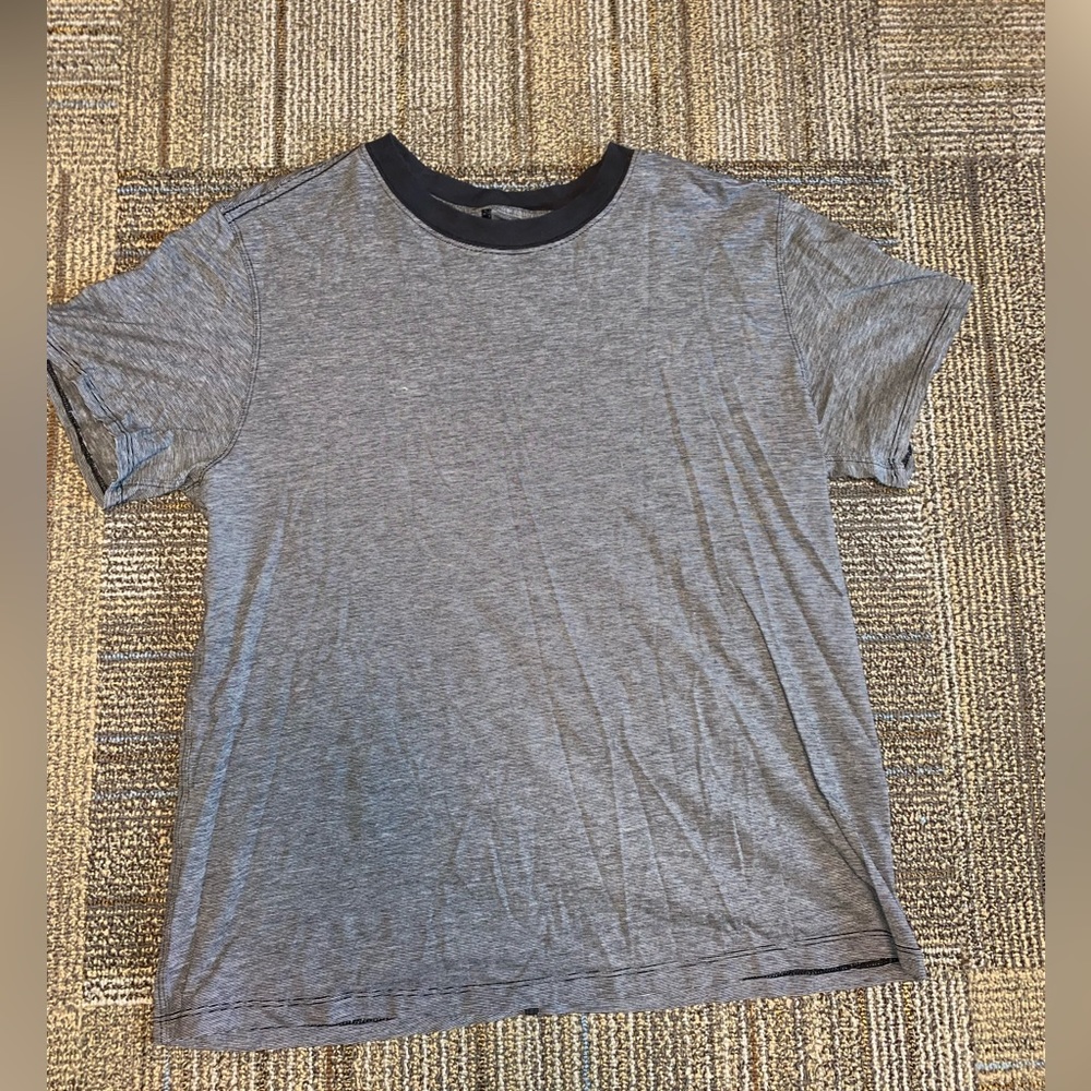 Lululemon t shirt